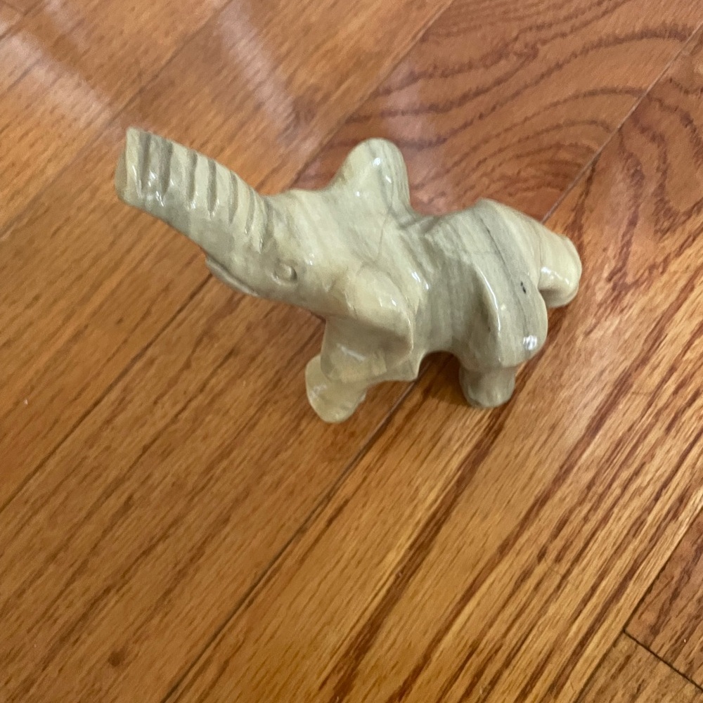 Gray Elephant Stone marble Figurine - Picture 2 of 10